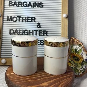 Sango Deville #8460 Discontinued - Salt & Pepper Shaker- White With Gold Trim.